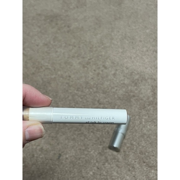 Tommy Hilfiger Lip Crayon Pencil Speed Dial 02 & Lipstick Deep House Red 16 New - Picture 3 of 10